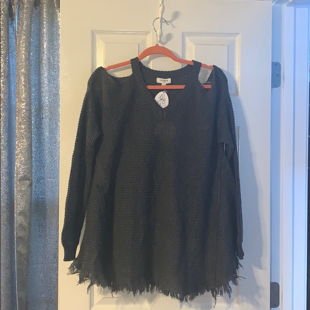BRAND NEW. Cold Should Distressed Hem Sweater